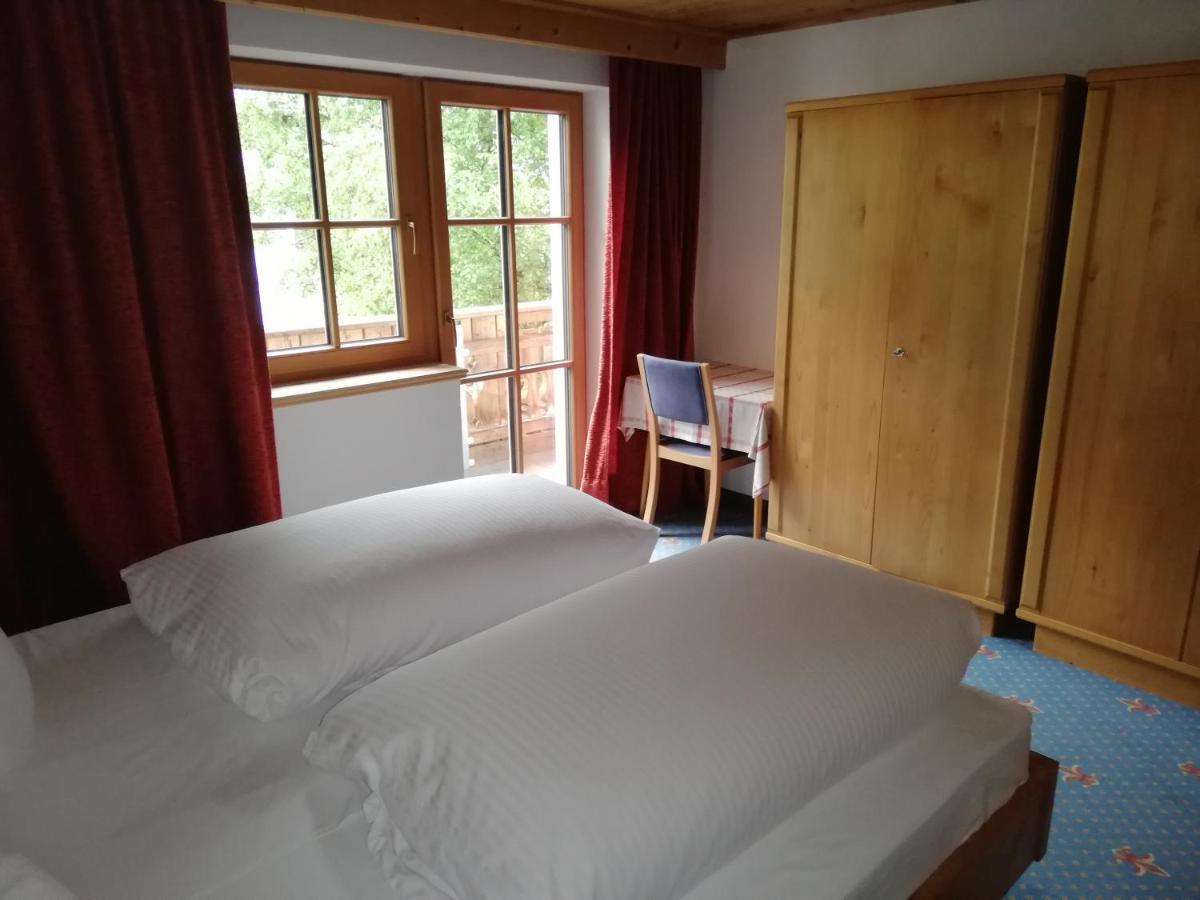 Foersterhaus Apartment Holzgau Bagian luar foto