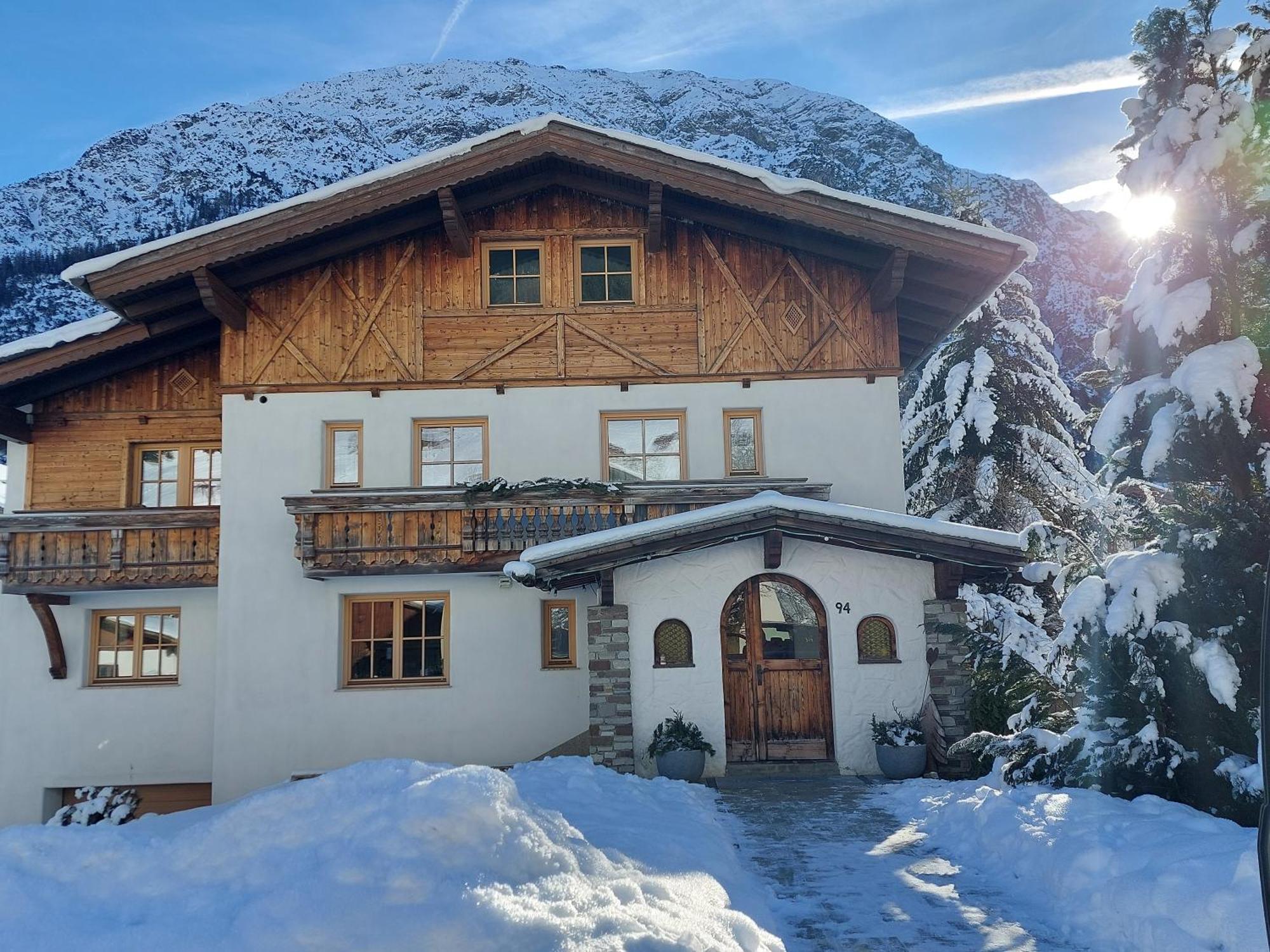 Foersterhaus Apartment Holzgau Bagian luar foto